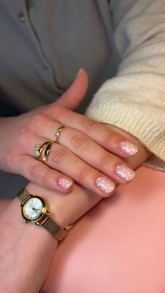 D21AE5B9-AFE9-455D-B939-79094E7B9597